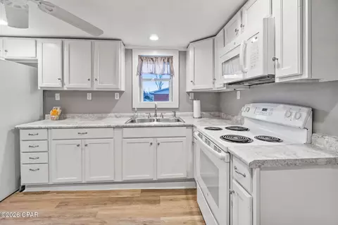 Kitchen - 794 2nd St, Chipley, FL 32428 photo 2 of 2