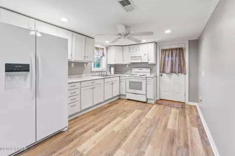 Kitchen - 794 2nd St, Chipley, FL 32428 photo 1 of 2