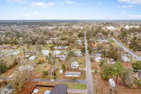View/Area - 794 2nd St, Chipley, FL 32428 photo 4 of 9