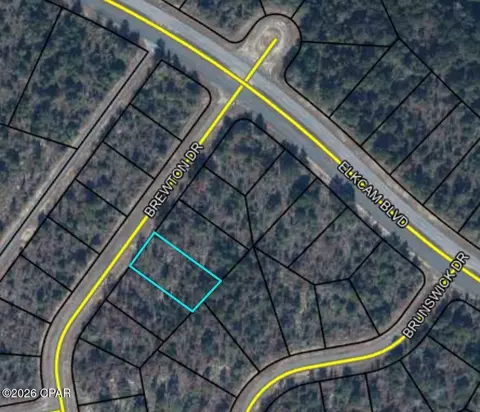 000 Brewton Dr, Chipley, FL 32428