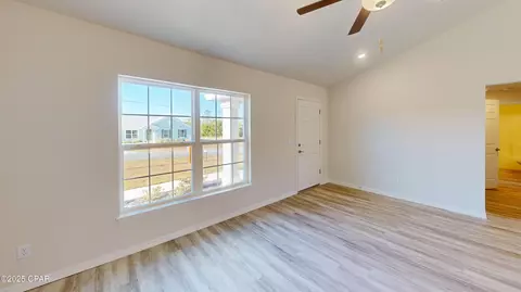 Living - 2209 Chase St, Chipley, FL 32428 photo 2 of 2