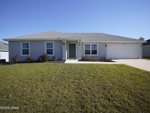 2209 Chase St, Chipley, FL 32428