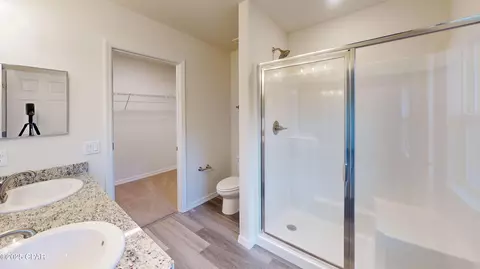 Bath - 2221 Chase St, Chipley, FL 32428 photo 1 of 1