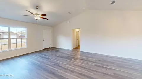 Entry Way - 2221 Chase St, Chipley, FL 32428 photo 3 of 4