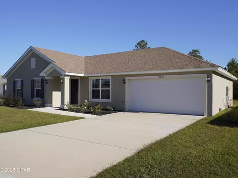 2221 Chase St, Chipley, FL 32428
