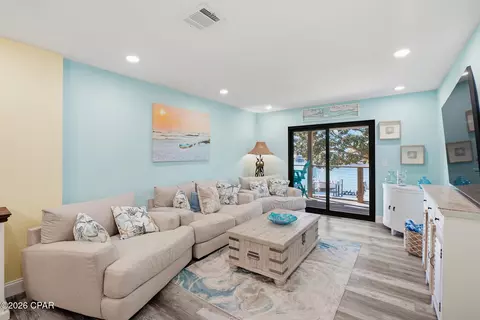 7205 Lagoon Dr #8, Panama City, FL 32408