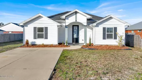 5201 Hickory St, Panama City, FL 32404