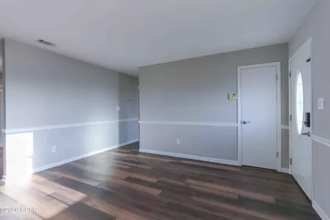 Living - 710 E Pine Forest Dr, Lynn Haven, FL 32444 photo 8 of 8