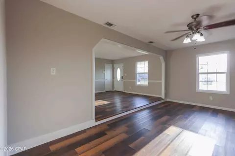 Living - 710 E Pine Forest Dr, Lynn Haven, FL 32444 photo 6 of 8