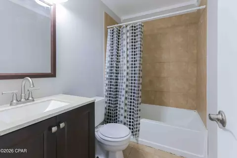 Bath - 710 E Pine Forest Dr, Lynn Haven, FL 32444 photo 2 of 3