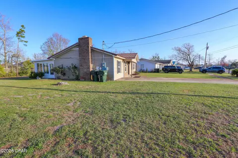 Exterior - 710 E Pine Forest Dr, Lynn Haven, FL 32444 photo 10 of 14