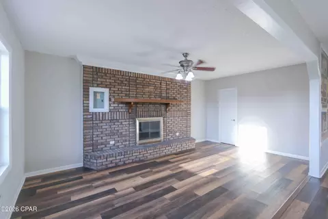 Living - 710 E Pine Forest Dr, Lynn Haven, FL 32444 photo 5 of 8
