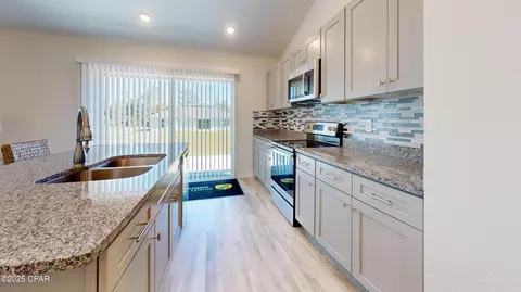 Kitchen - 3989 Horizon Ave, Chipley, FL 32428 photo 2 of 2