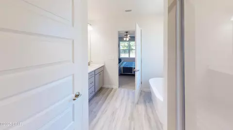 Entry Way - 3896 Bricknell Ave, Chipley, FL 32428 photo 1 of 3