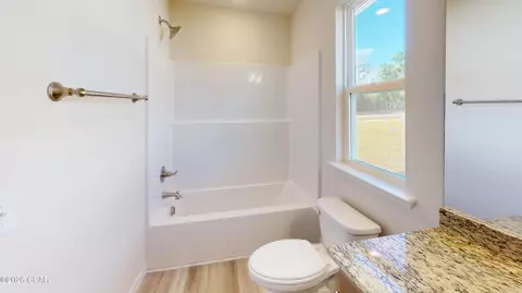 Bath - 3900 Bricknell Ave, Chipley, FL 32428 photo 1 of 1