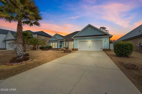 82 Alegro Dr, Southport, FL 32409