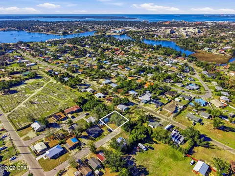 1604 E 8th St, Panama City, FL 32401