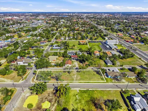 610 E 7th Pl, Panama City, FL 32401