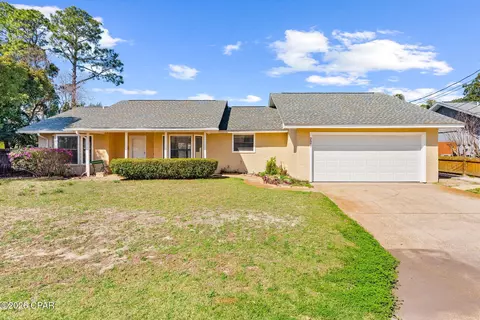221 Scooter Dr, Panama City Beach, FL 32408