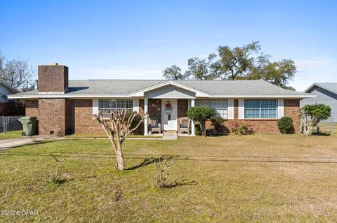 916 Michigan Ave, Lynn Haven, FL 32444