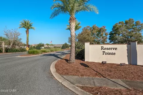 2065 Wilsons Plover Cir, Navarre, FL 32566
