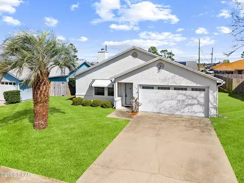 714 J J Dr, Panama City, FL 32404