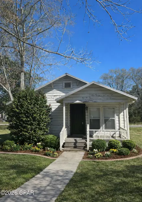 5289 Brown St, Graceville, FL 32440