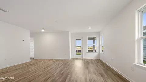 Living - 2152 Shenandoah Blvd, Chipley, FL 32428 photo 1 of 2