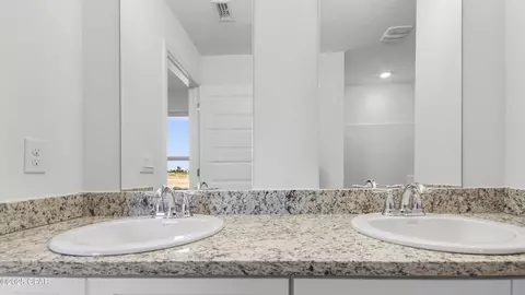 Entry Way - 2152 Shenandoah Blvd, Chipley, FL 32428 photo 9 of 12