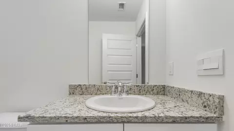Bath - 2152 Shenandoah Blvd, Chipley, FL 32428 photo 3 of 3