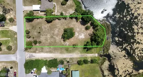 902 Iowa Ave, Lynn Haven, FL 32444