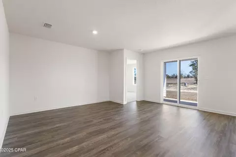 Living - 4133 Aquarius Dr, Chipley, FL 32428 photo 1 of 2