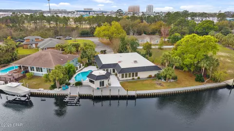 483 Wahoo Rd, Panama City Beach, FL 32408