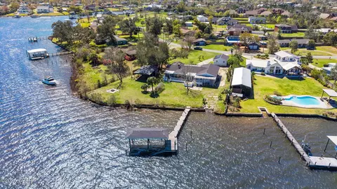 1135 N Bay Dr, Lynn Haven, FL 32444