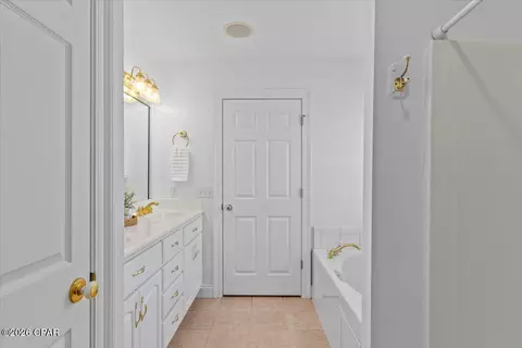 Bath - 5192 Pine Ridge Dr, Chipley, FL 32428 photo 4 of 5