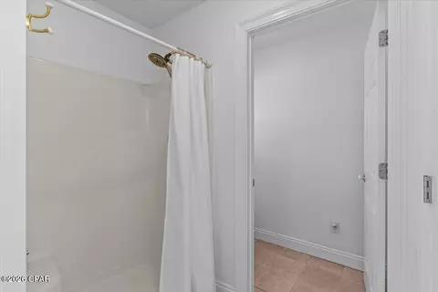 Bath - 5192 Pine Ridge Dr, Chipley, FL 32428 photo 3 of 5
