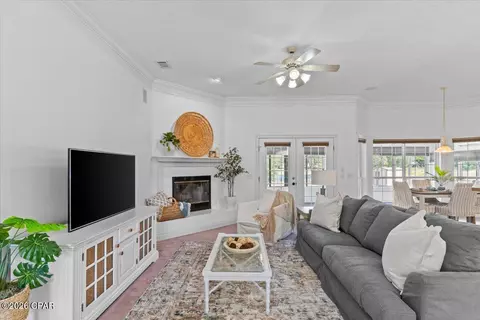 Living - 5192 Pine Ridge Dr, Chipley, FL 32428 photo 3 of 3