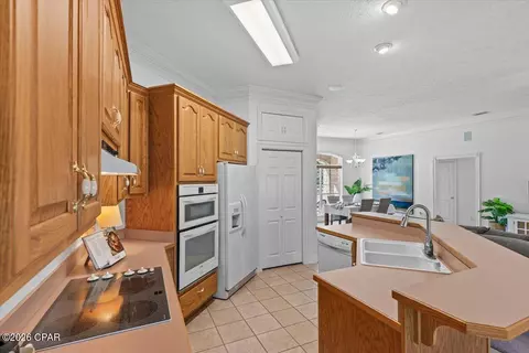 Kitchen - 5192 Pine Ridge Dr, Chipley, FL 32428 photo 2 of 4
