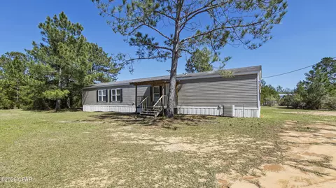 1884 Bayview Ln, Cottondale, FL 32431