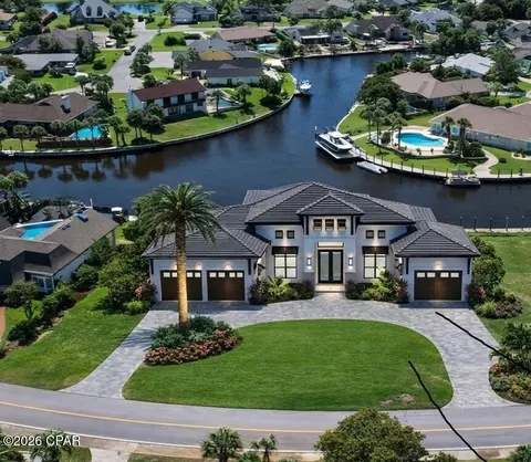 409 Wahoo Rd, Panama City Beach, FL 32408