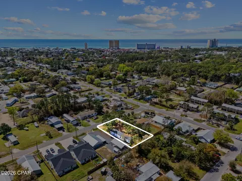8614 Houston St, Panama City, FL 32408
