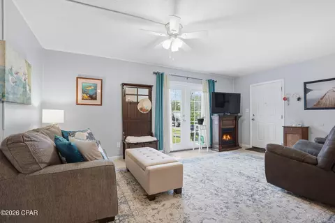 2100 W Beach Dr #D101, Panama City, FL 32401