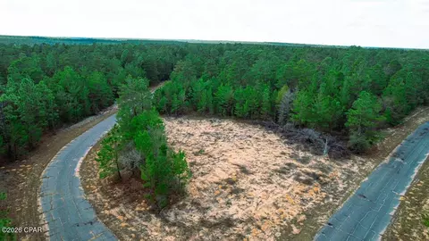 2146 Rockford Dr, Chipley, FL 32428