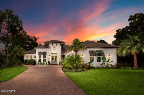 000 Plantation Dr, Panama City, FL 32404