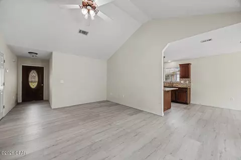 Living - 528 Hyde Park Dr, Crestview, FL 32539 photo 3 of 5