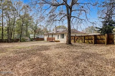Exterior - 528 Hyde Park Dr, Crestview, FL 32539 photo 5 of 5