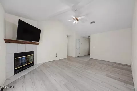 Living - 528 Hyde Park Dr, Crestview, FL 32539 photo 4 of 5