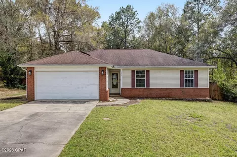 528 Hyde Park Dr, Crestview, FL 32539