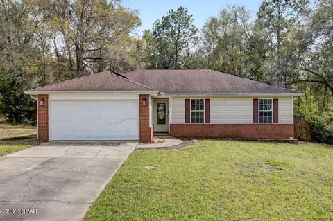 528 Hyde Park Dr, Crestview, FL 32539