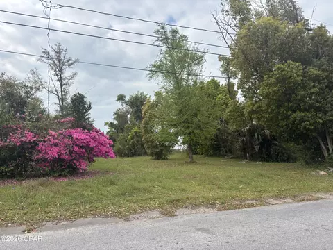 712 E 8th St, Panama City, FL 32401